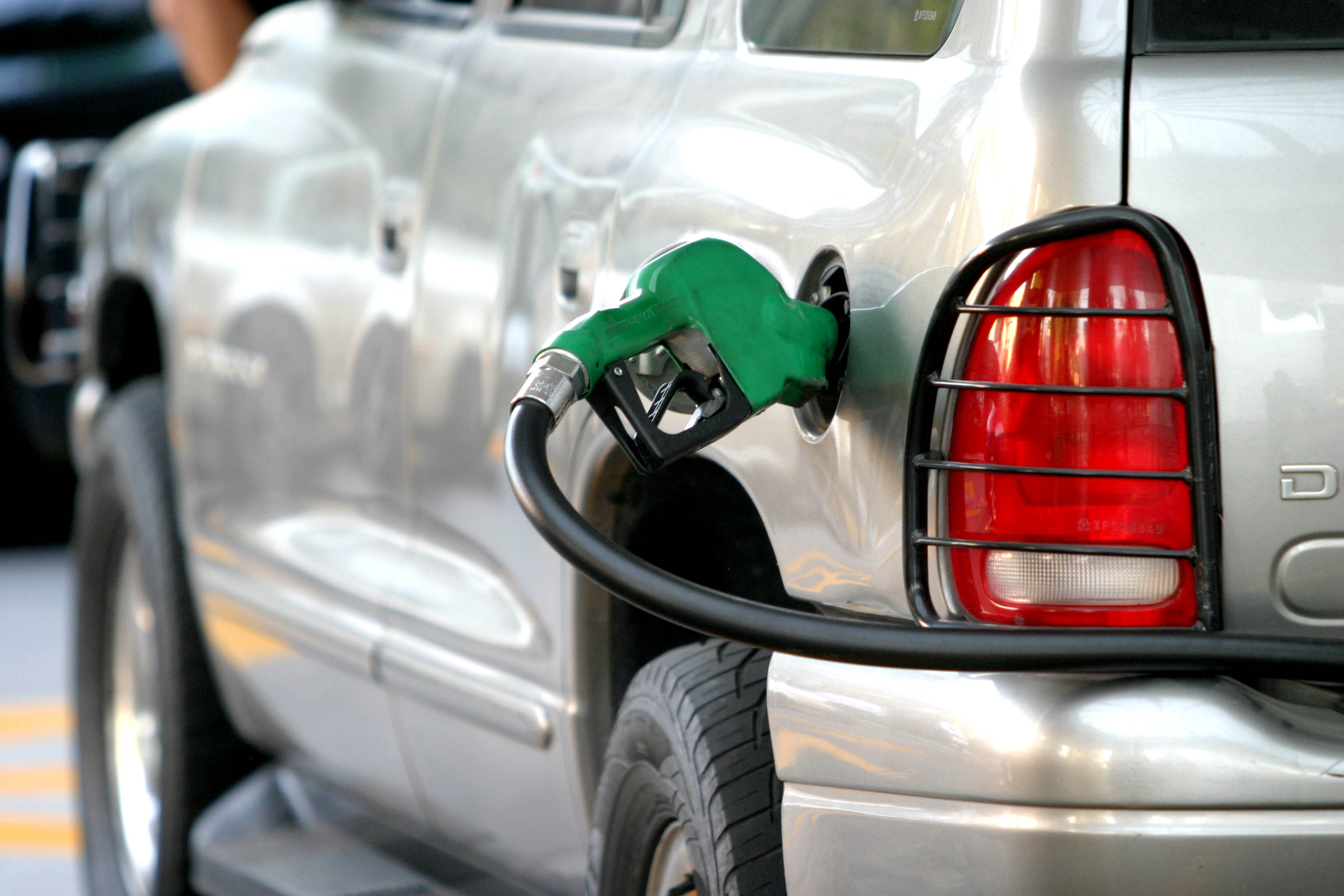 COMBUSTIBLE Y SERVICIO